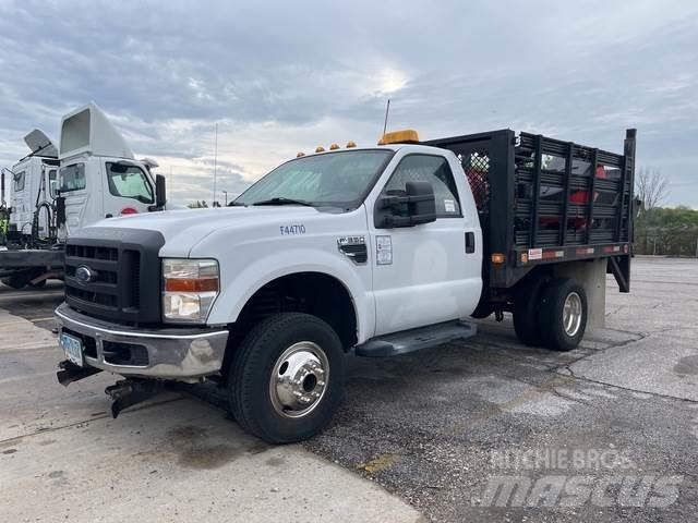 Ford F-350 Вантажівки-платформи/бокове розвантаження