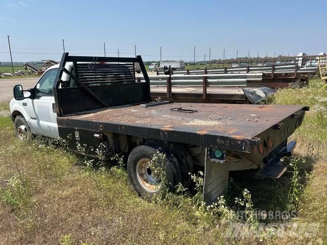 Ford F-350 Вантажівки-платформи/бокове розвантаження