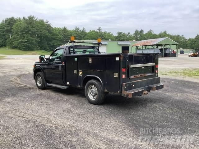 Ford F-350 Пікапи / Бічне розвантаження
