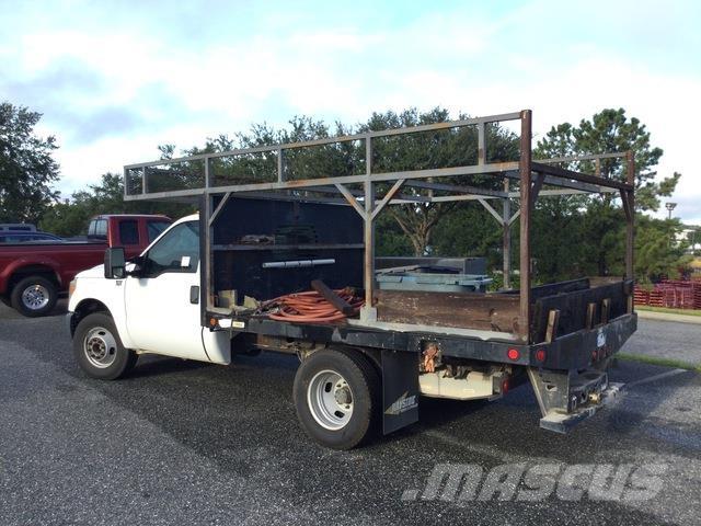 Ford F-350 Вантажівки-платформи/бокове розвантаження