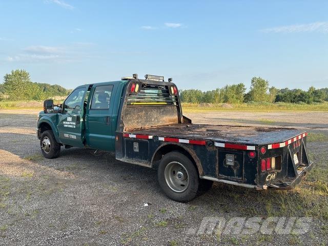 Ford F-350 Вантажівки-платформи/бокове розвантаження