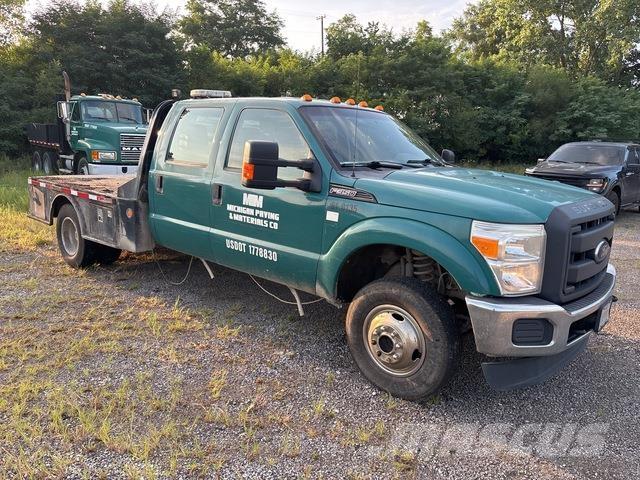 Ford F-350 Вантажівки-платформи/бокове розвантаження