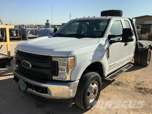 Ford F-350 Вантажівки-платформи/бокове розвантаження
