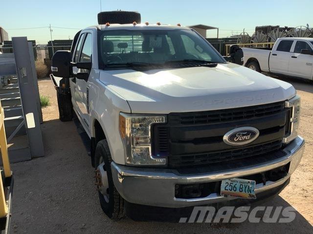 Ford F-350 Вантажівки-платформи/бокове розвантаження