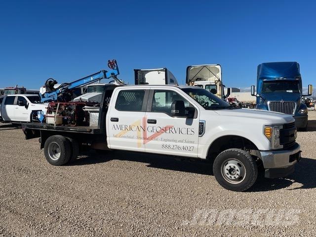Ford F-350 Пересувні бурові установки