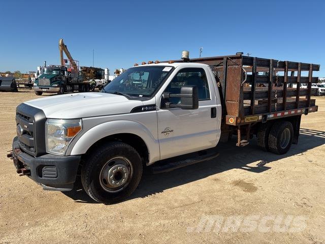 Ford F-350 Вантажівки-платформи/бокове розвантаження