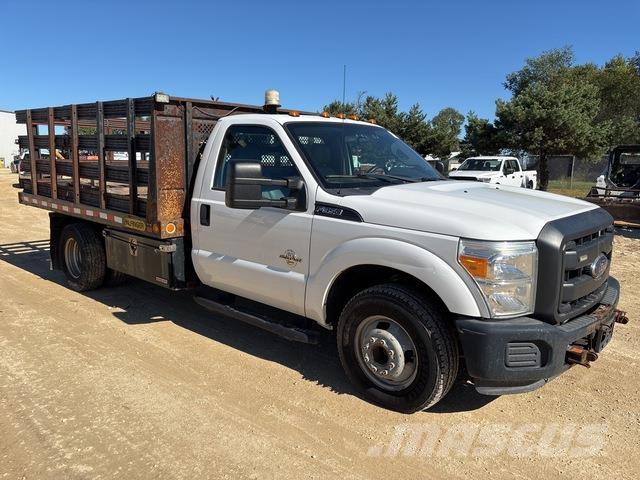 Ford F-350 Вантажівки-платформи/бокове розвантаження