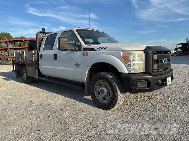 Ford F-350 Вантажівки-платформи/бокове розвантаження
