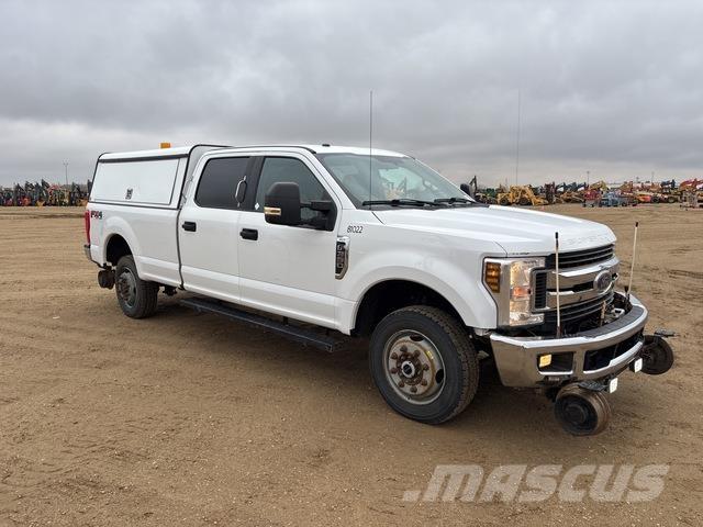 Ford F-350 XL Пікапи / Бічне розвантаження