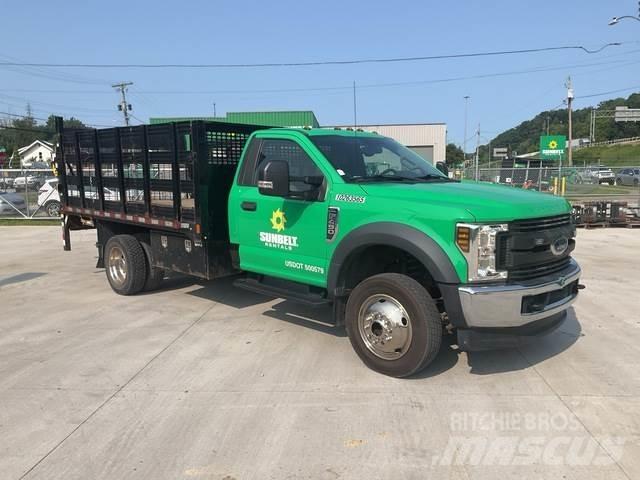 Ford F-450 Вантажівки-платформи/бокове розвантаження