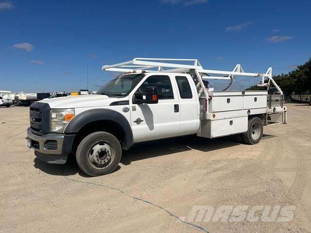 Ford F-450 Вантажівки-платформи/бокове розвантаження