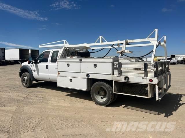 Ford F-450 Вантажівки-платформи/бокове розвантаження