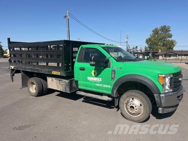 Ford F-450 Вантажівки-платформи/бокове розвантаження