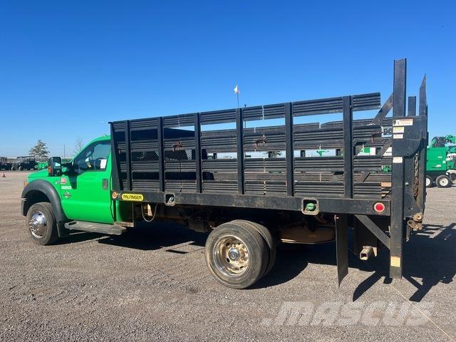 Ford F-450 Вантажівки-платформи/бокове розвантаження