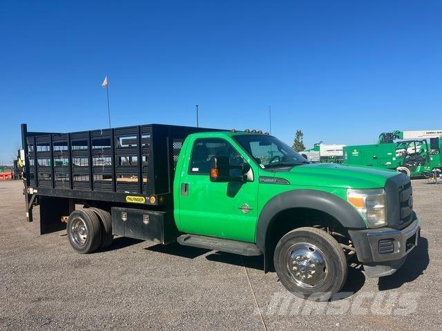 Ford F-450 Вантажівки-платформи/бокове розвантаження