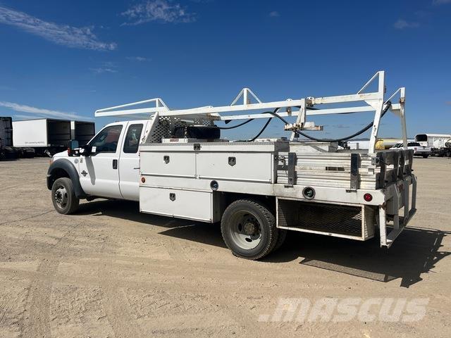 Ford F-450 Вантажівки-платформи/бокове розвантаження
