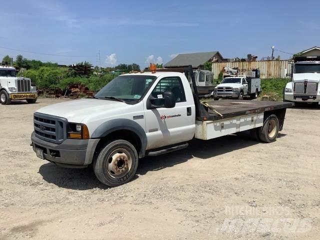 Ford F-550 Вантажівки-платформи/бокове розвантаження