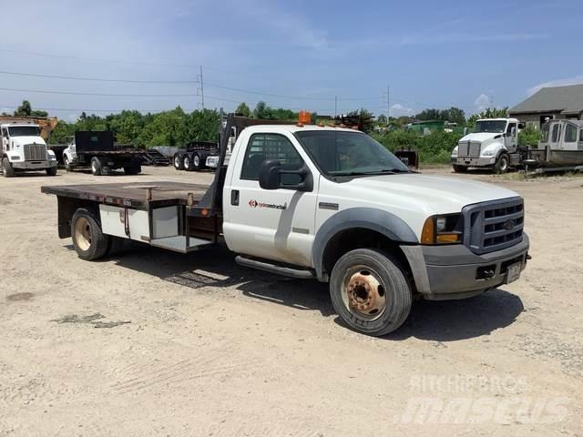 Ford F-550 Вантажівки-платформи/бокове розвантаження