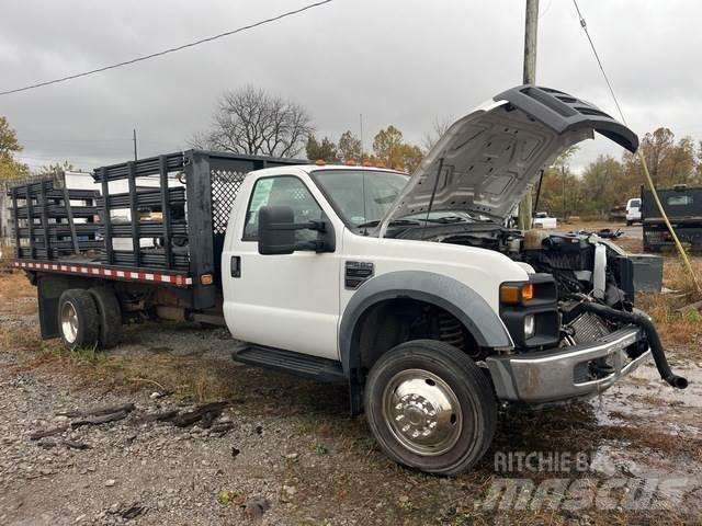 Ford F-550 Вантажівки-платформи/бокове розвантаження