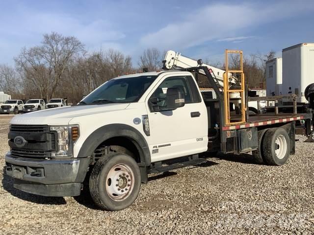 Ford F-550 Вантажівки-платформи/бокове розвантаження