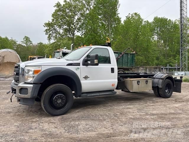 Ford F-550 Вантажівки з гаковим підйомом