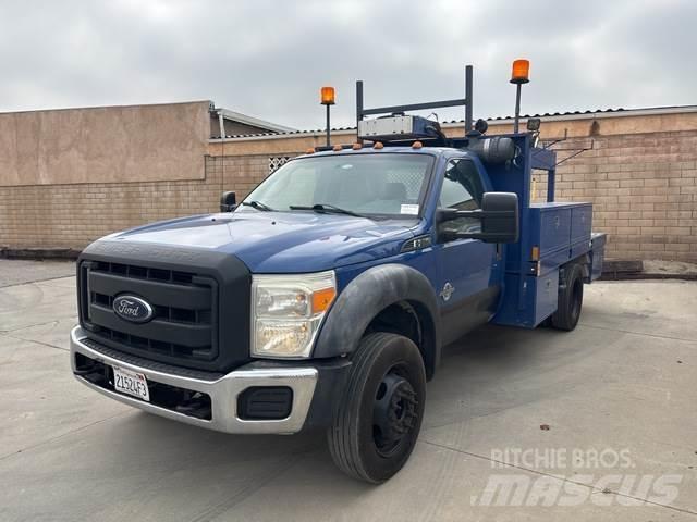 Ford F-550 Пікапи / Бічне розвантаження