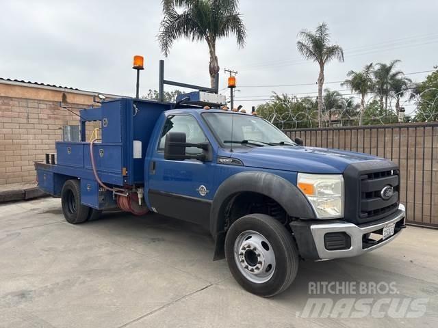 Ford F-550 Пікапи / Бічне розвантаження