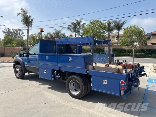 Ford F-550 Пікапи / Бічне розвантаження