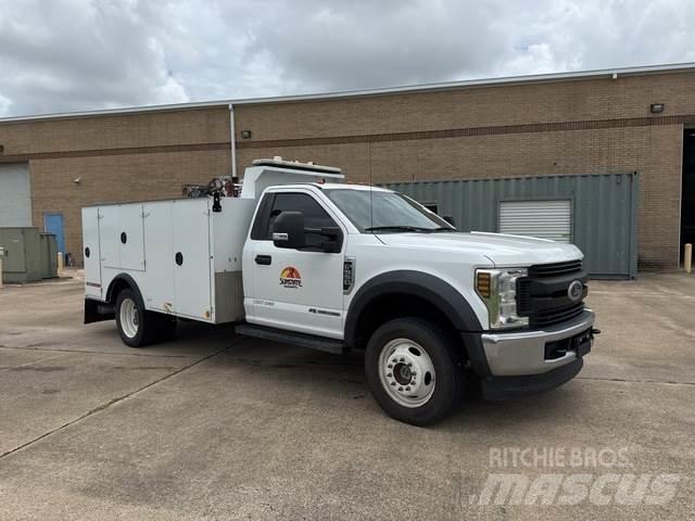Ford F-550 Комунальні автомобілі / автомобілі загального призначення