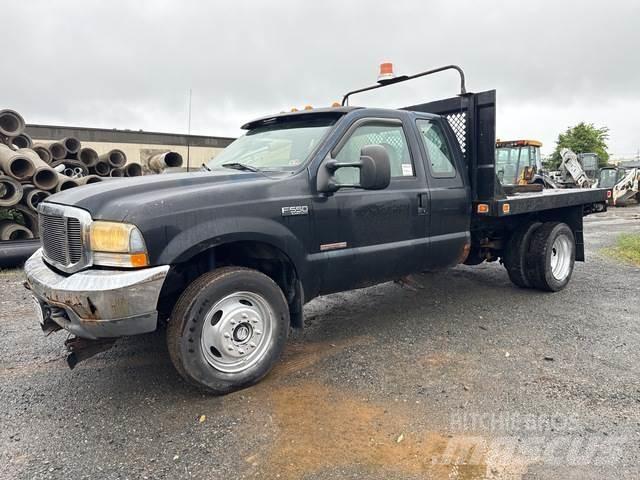 Ford F-550 Вантажівки-платформи/бокове розвантаження