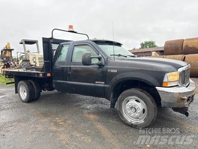 Ford F-550 Вантажівки-платформи/бокове розвантаження