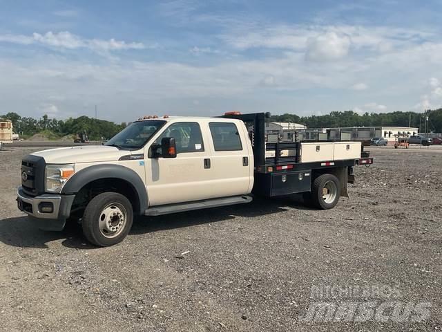 Ford F-550 Вантажівки-платформи/бокове розвантаження