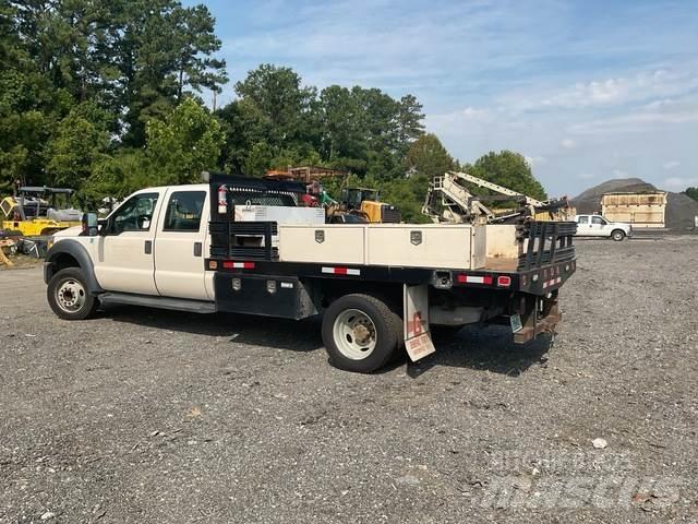 Ford F-550 Вантажівки-платформи/бокове розвантаження