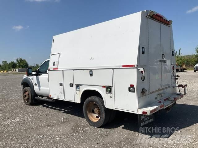 Ford F-550 Пікапи / Бічне розвантаження