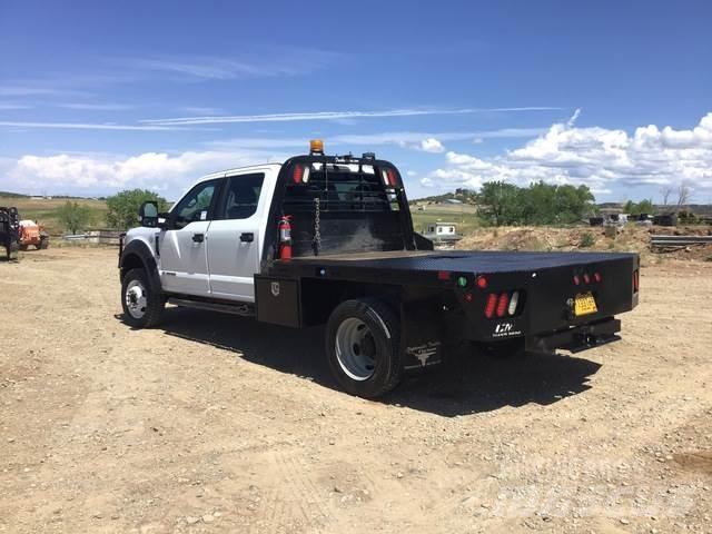 Ford F-550 Вантажівки-платформи/бокове розвантаження