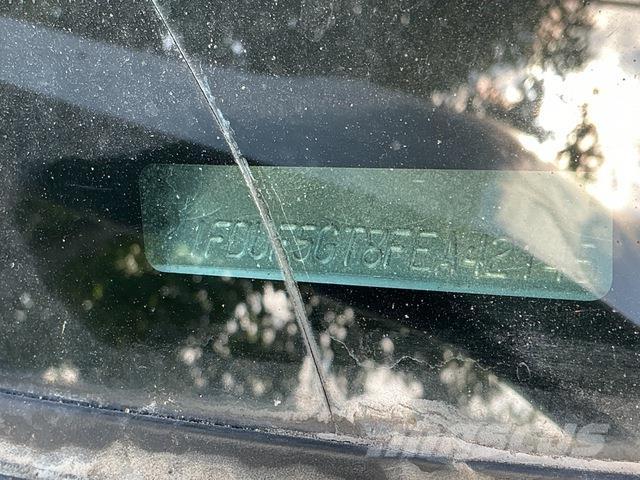 Ford F-550 Вантажівки-платформи/бокове розвантаження