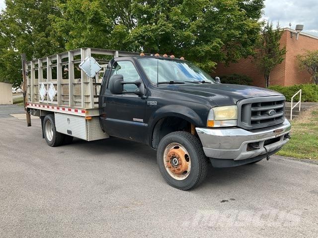 Ford F-550 Вантажівки-платформи/бокове розвантаження