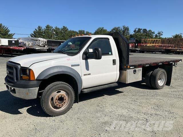 Ford F-550 Вантажівки-платформи/бокове розвантаження