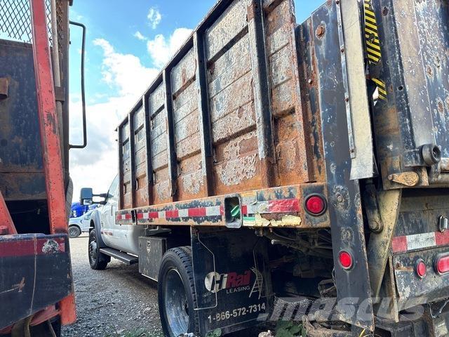 Ford F-550 Вантажівки-платформи/бокове розвантаження