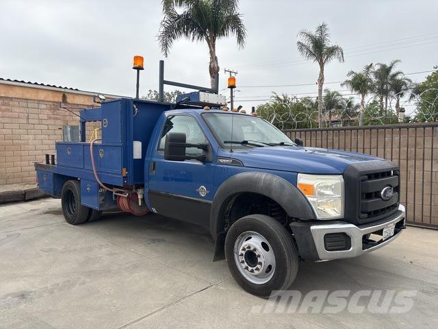 Ford F-550 Пікапи / Бічне розвантаження