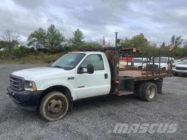 Ford F-550 Вантажівки-платформи/бокове розвантаження