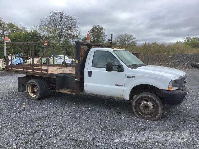 Ford F-550 Вантажівки-платформи/бокове розвантаження