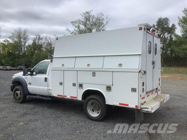 Ford F-550 Пікапи / Бічне розвантаження