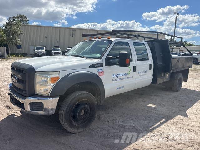 Ford F-550 Вантажівки-платформи/бокове розвантаження