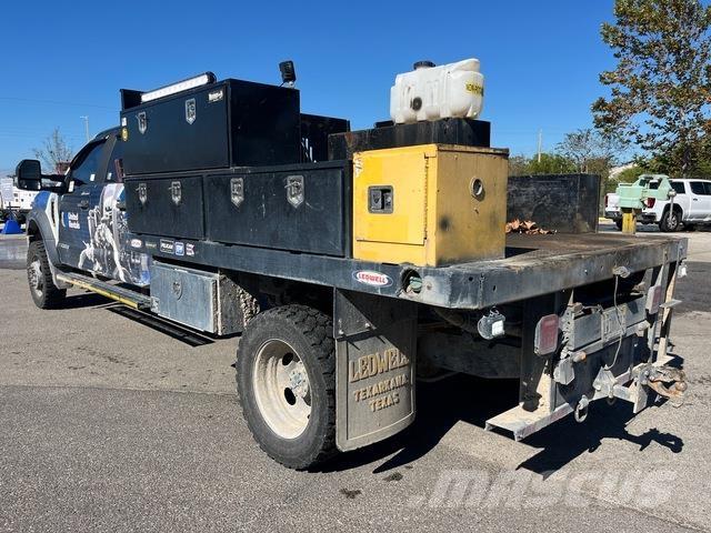 Ford F-550 Вантажівки-платформи/бокове розвантаження