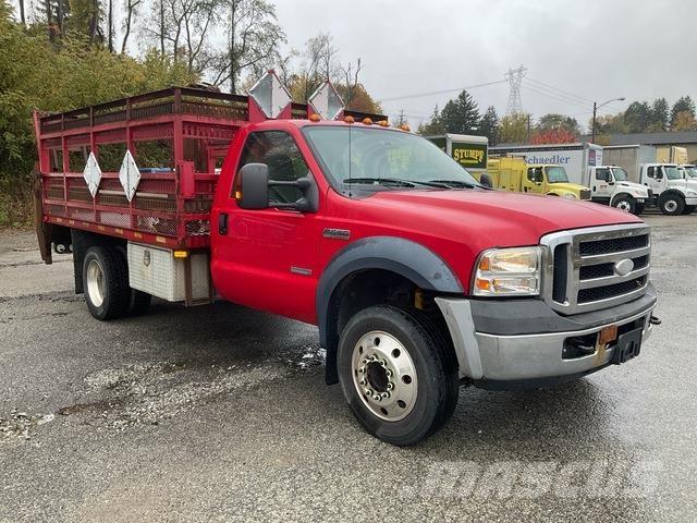 Ford F-550 Вантажівки-платформи/бокове розвантаження