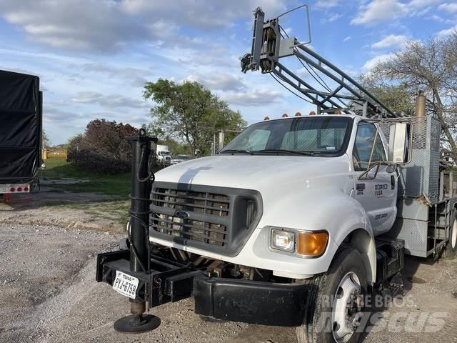 Ford F-650 Пересувні бурові установки