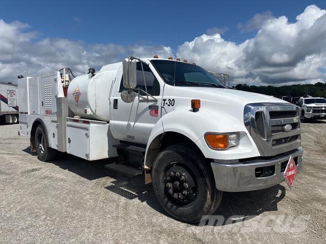 Ford F-650 Вантажівки-цистерни