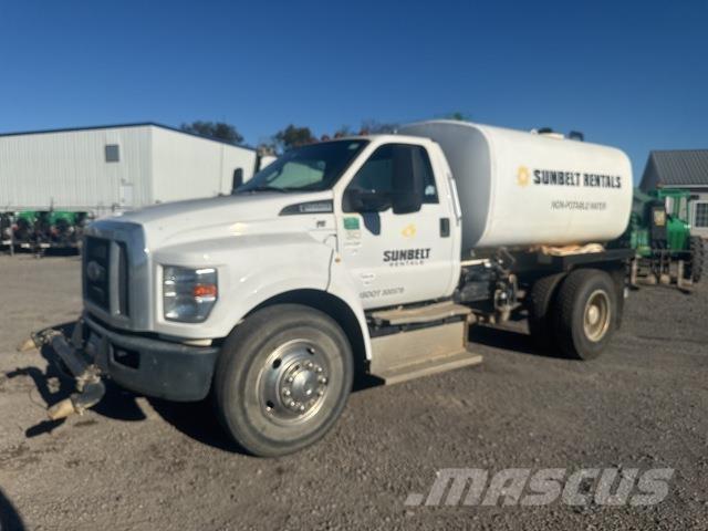 Ford F-650 Поливальні машини