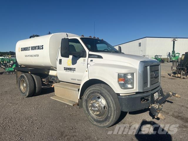 Ford F-650 Поливальні машини